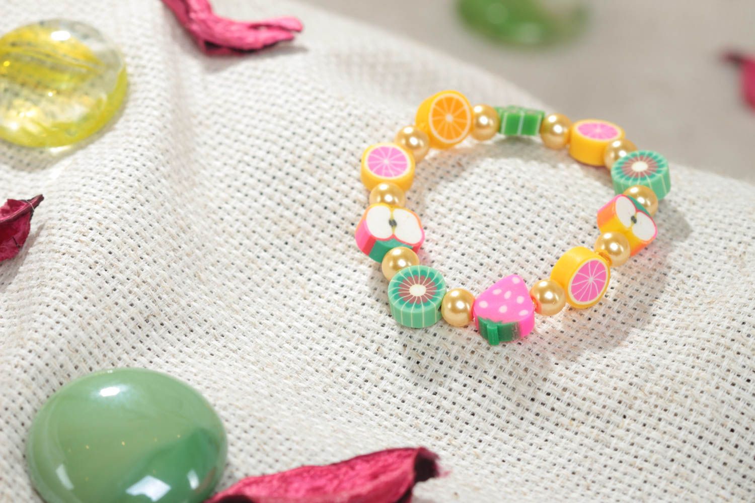 Buntes handmade Armband aus Polymerton mit keramischen Perlen Obst für Mädchen foto 1