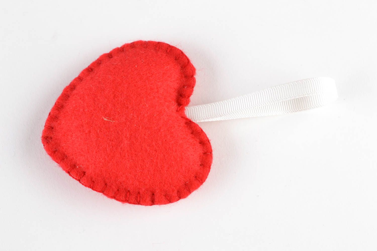 Мягкая игрушка в виде сердца на День всех влюбленных фото 4