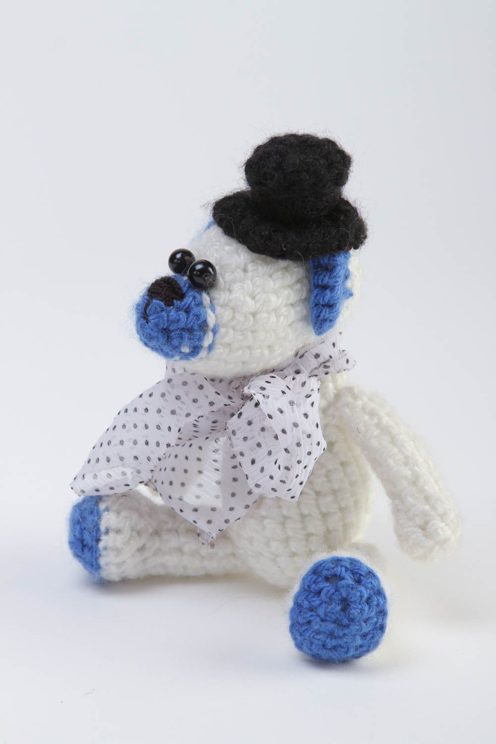 Jouet tricoté Peluche faite main ourson blanc bleu Cadeau enfant Fiancé photo 2