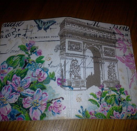 Симпатичная обложка на паспорт с принтом Париж фото 2