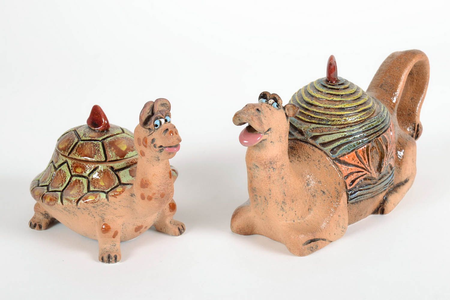 Conjunto de louça de cerâmica O camelo e uma tartaruga foto 2