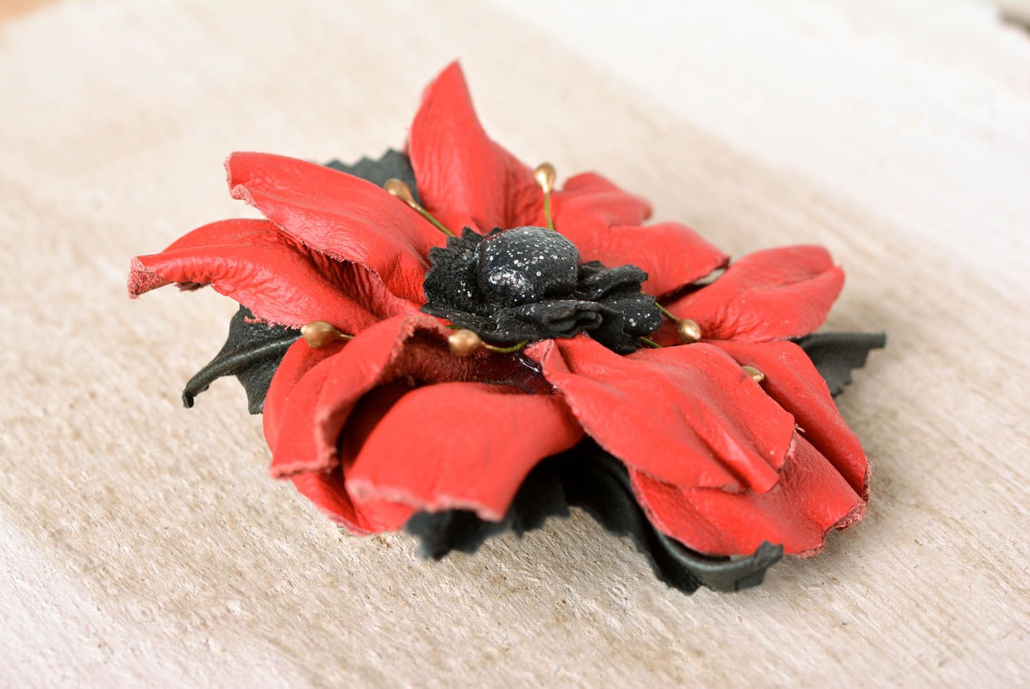 Blumen Brosche handmade Leder Schmuck in Rot Designer Accessoire für Frauen foto 5