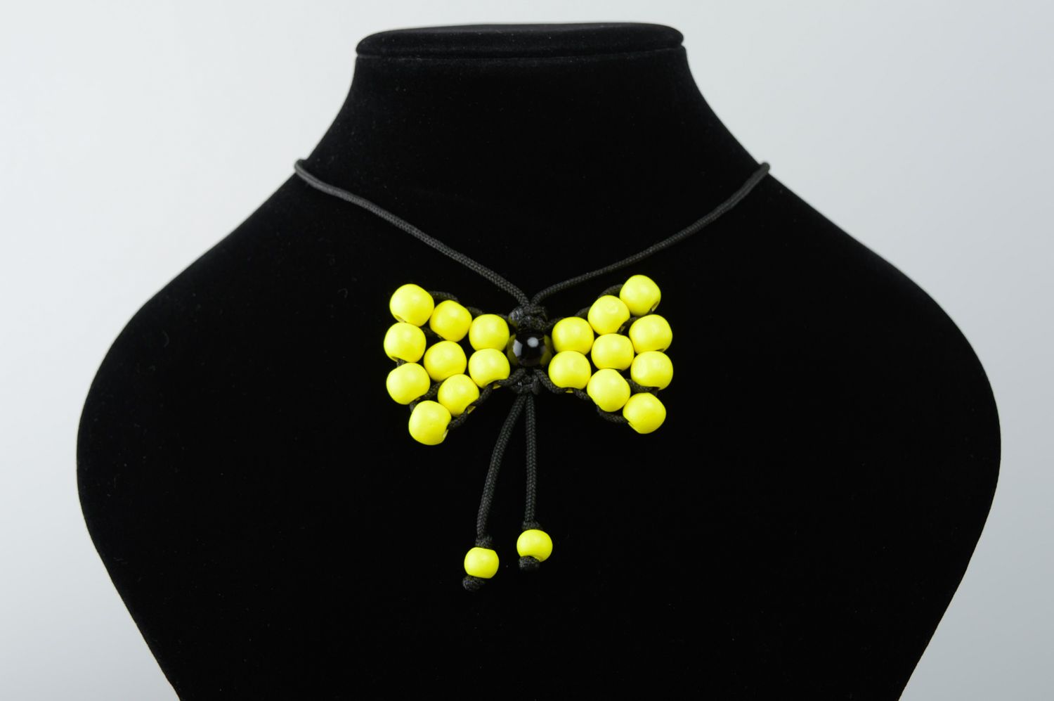 Nœud papillon en polyester et perles de bois en macramé jaune fait main photo 2