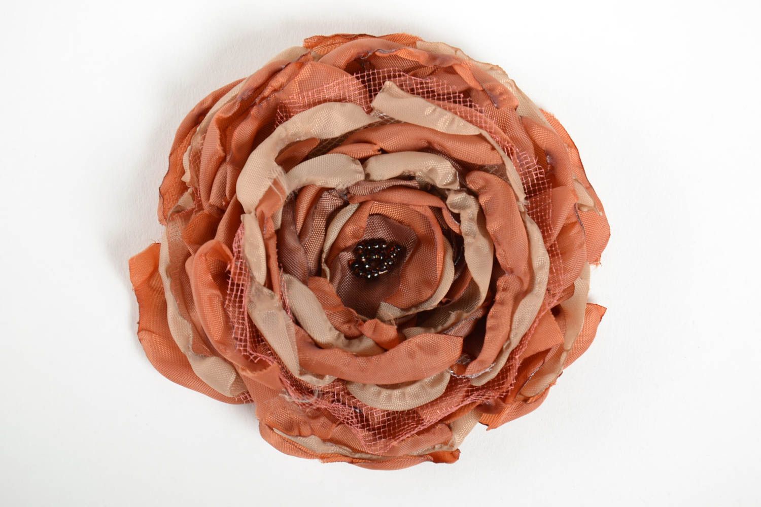Текстильная брошь из лент в виде пышного коричневого цветка ручной работы фото 4