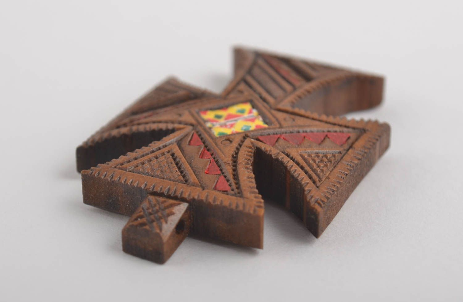 Pendentif croix Bijou ethnique fait main en bois de poirier Accessoire femme photo 3