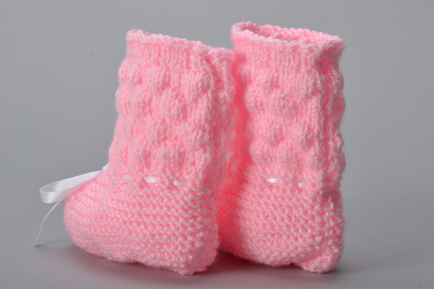 Pink knitted baby booties photo 3