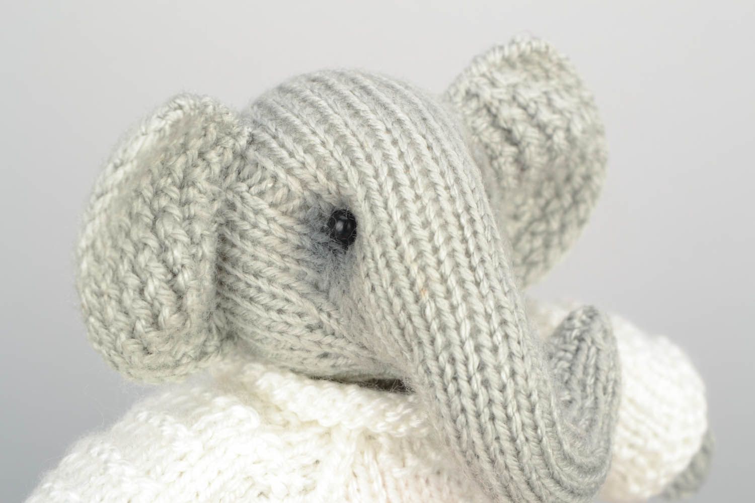 Peluche artisanale tricotée à la main Éléphant photo 3