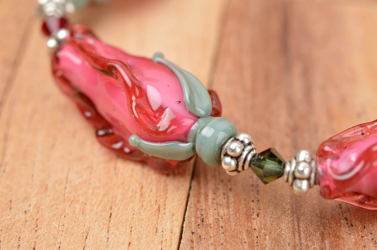 Bracelet verre Bijou fait main design original fleurs rose pâle Accessoire femme photo 5