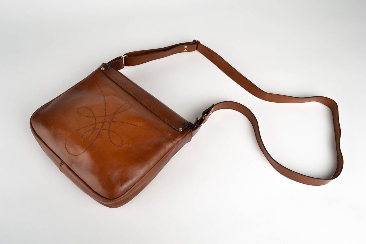 Сумка ручной работы сумка через плечо кожаная сумка коричневая с выжиганием фото 2