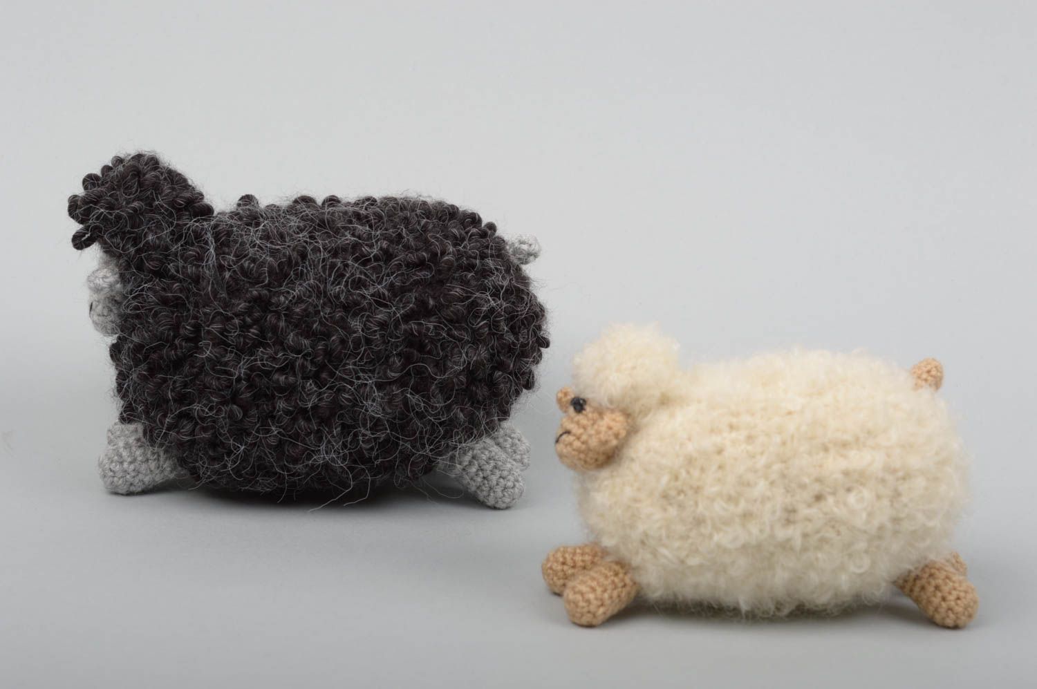Weiche Kuscheltiere handmade Plüschtiere Schaf Spielwaren für Kinder schwarz  foto 4