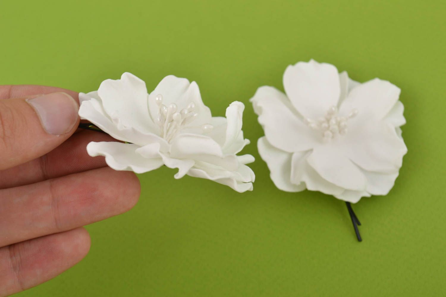 Set de barrettes à cheveux 2 pièces en foamiran faites main fleurs blanches photo 10
