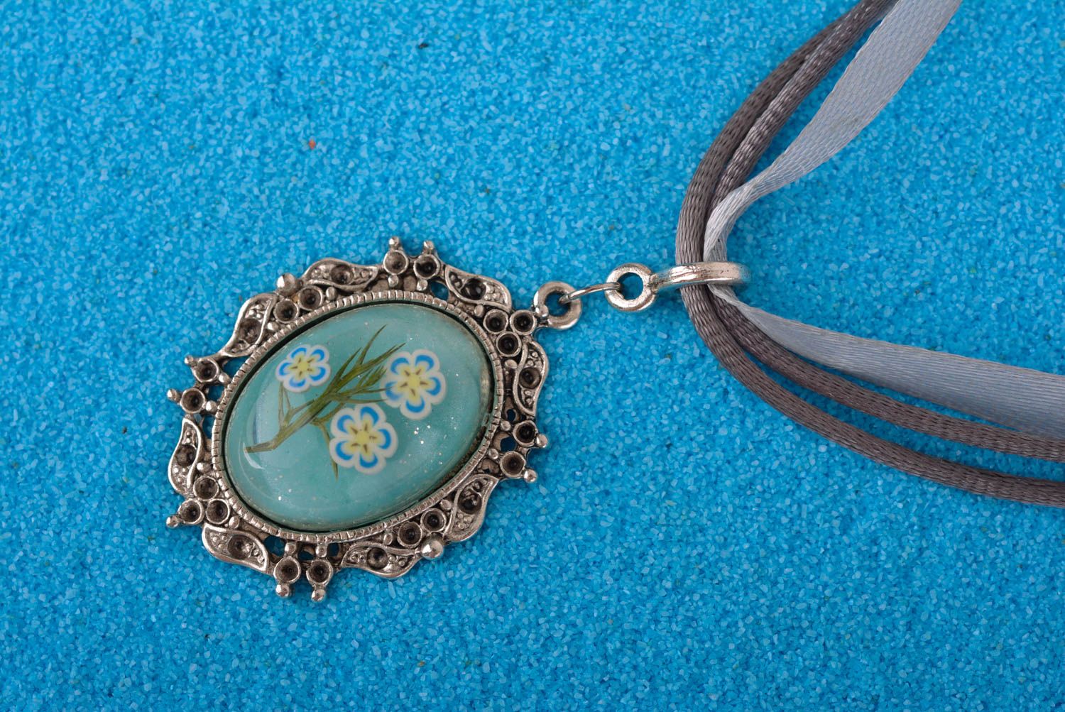 Colgante hecho a mano de resina epoxi azul accesorio para mujer regalo original  foto 1
