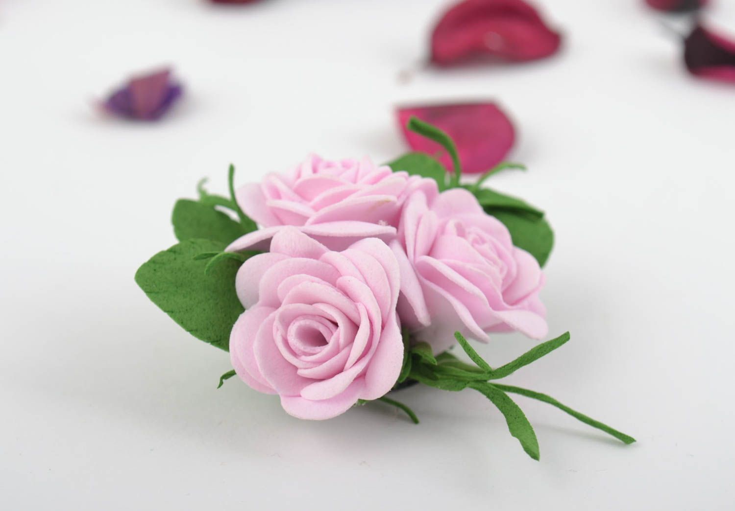 Broche design avec fleurs roses en foamiran faite main élégante petite photo 1