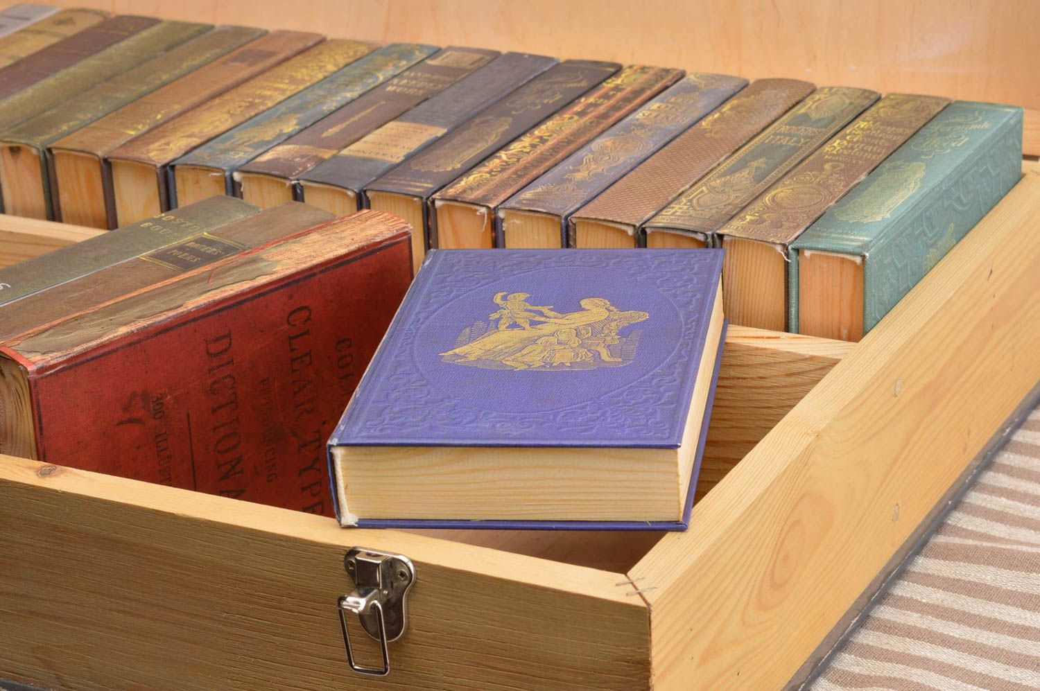 Handmade designer jewelry box wooden vintage coffret book for money secret box photo 1