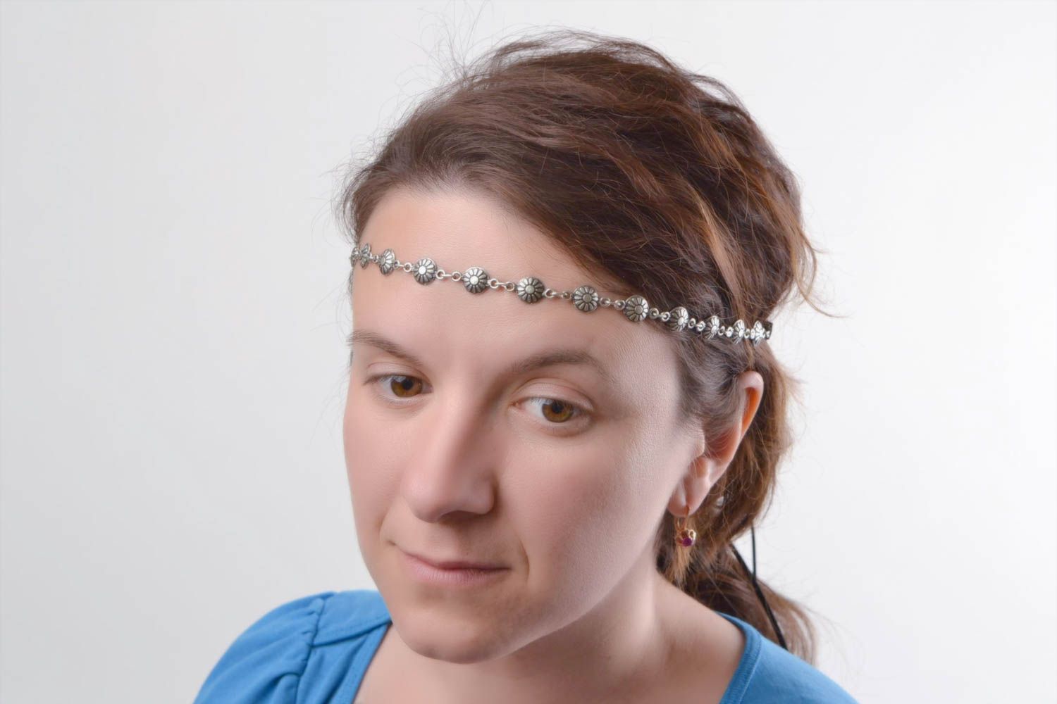 Handgemachter schöner Metall Haarreif mit Blumen regulierbare Länge für Frauen  foto 1