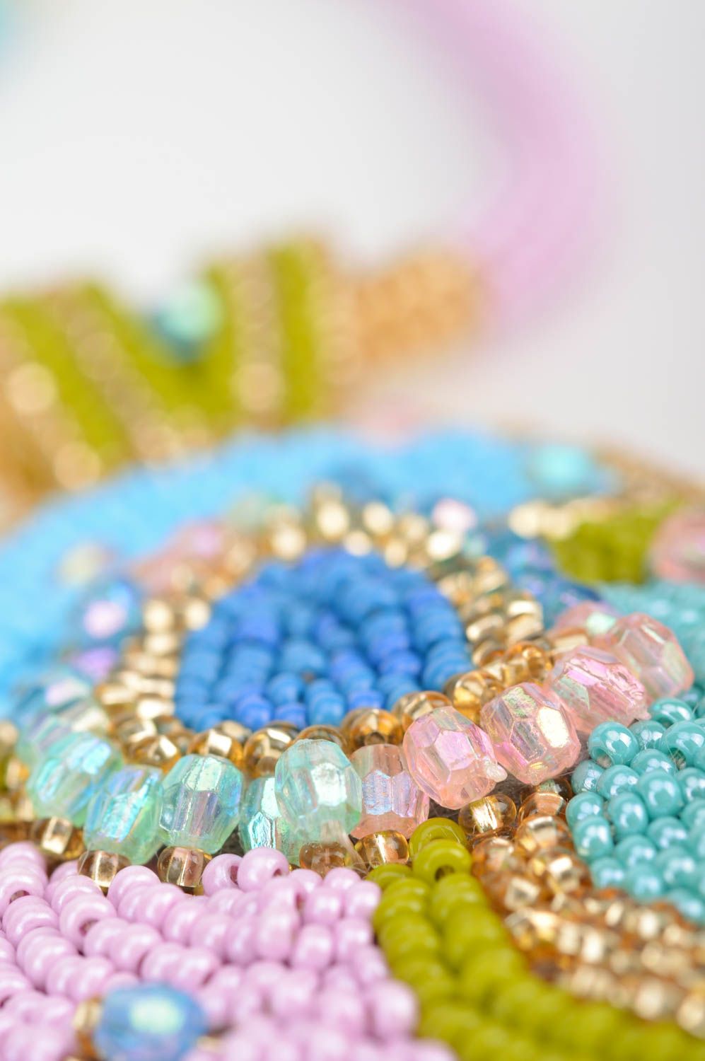 Ожерелье из бисера разноцветное с кулоном оригинальное красивое ручной работы фото 4