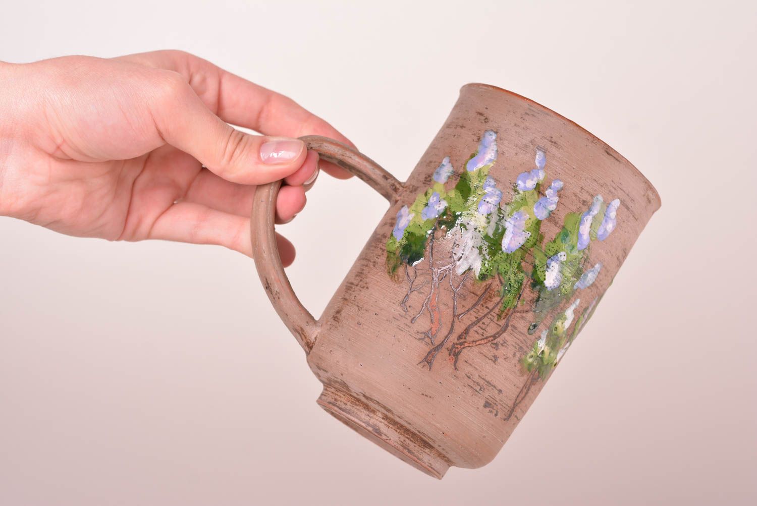 Taza decorada hecha a mano de arcilla accesorio de cocina vasija de barro foto 2