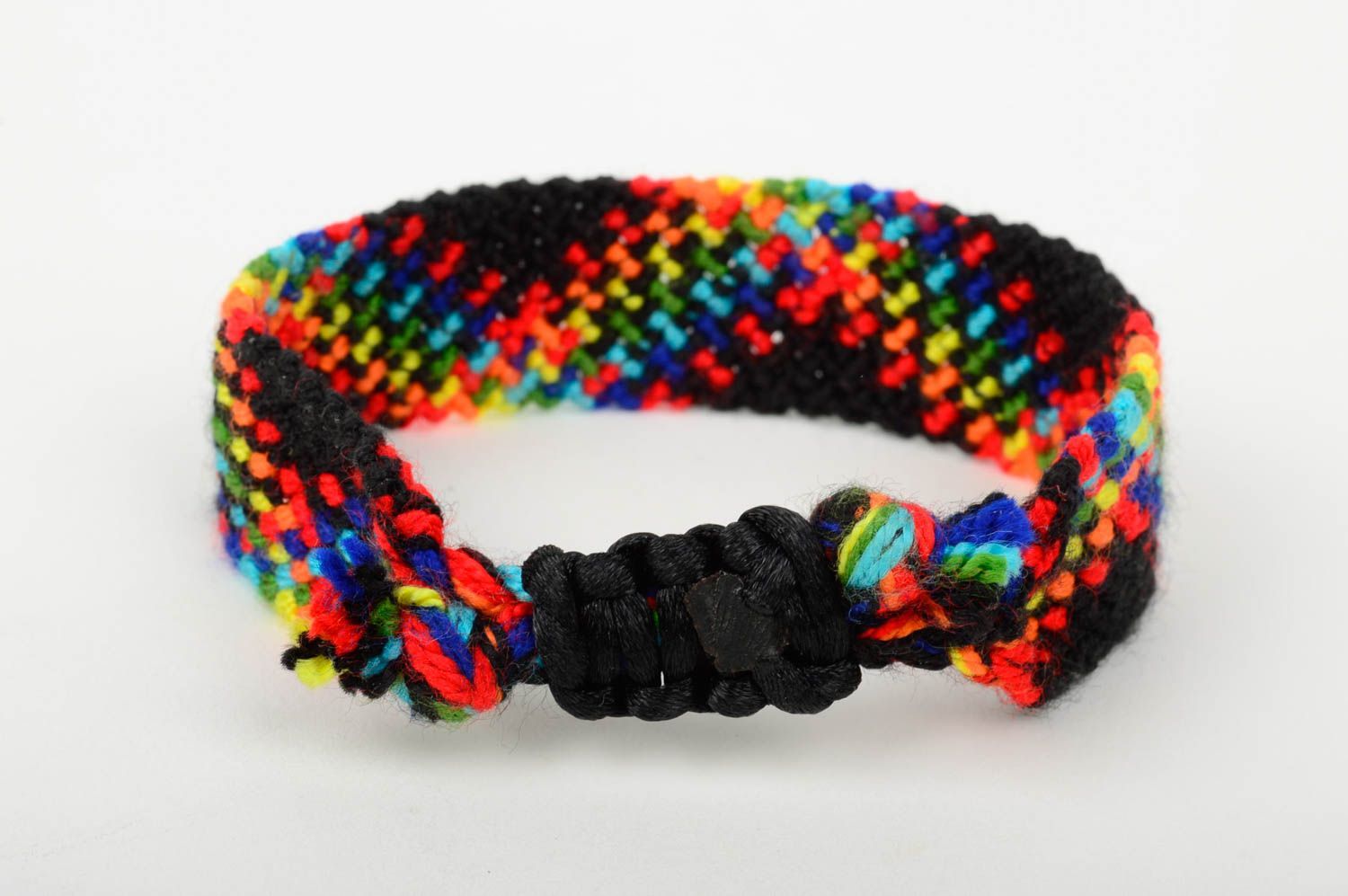 Bracelet textile Bijou fait main noir motif multicolore tressé Cadeau original photo 1
