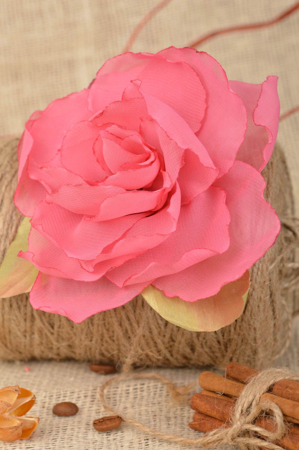 Broche barrette grande fleur de pivoine rose en tissu faite main polyvalente photo 1