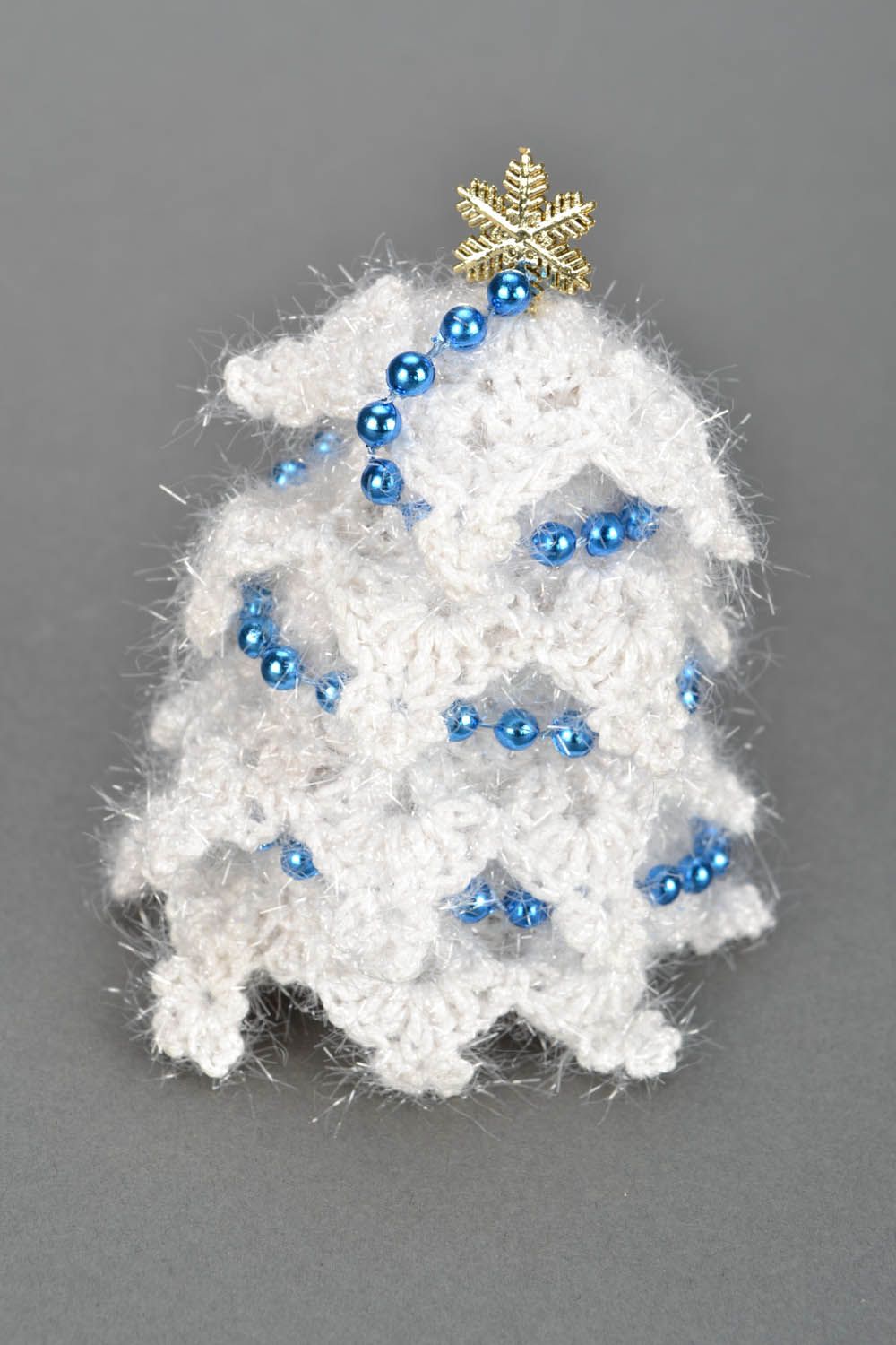 Brinquedo de malha Árvore de Natal coberta de neve foto 3