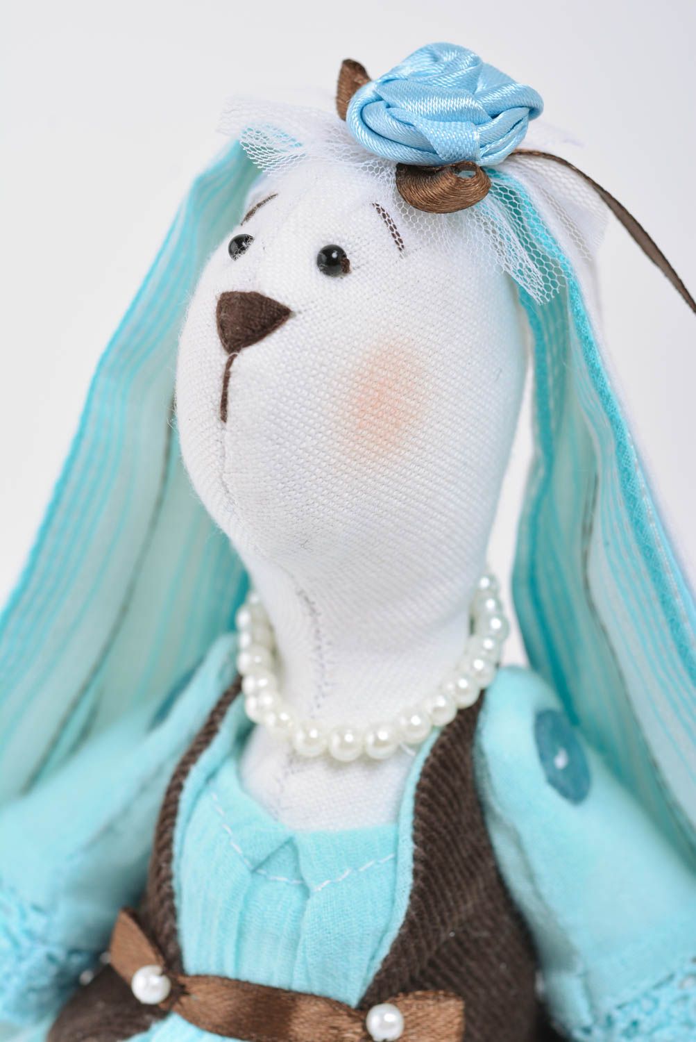 Игрушка заяц с длинными ушами девочка из ткани небольшого размера ручной работы фото 3