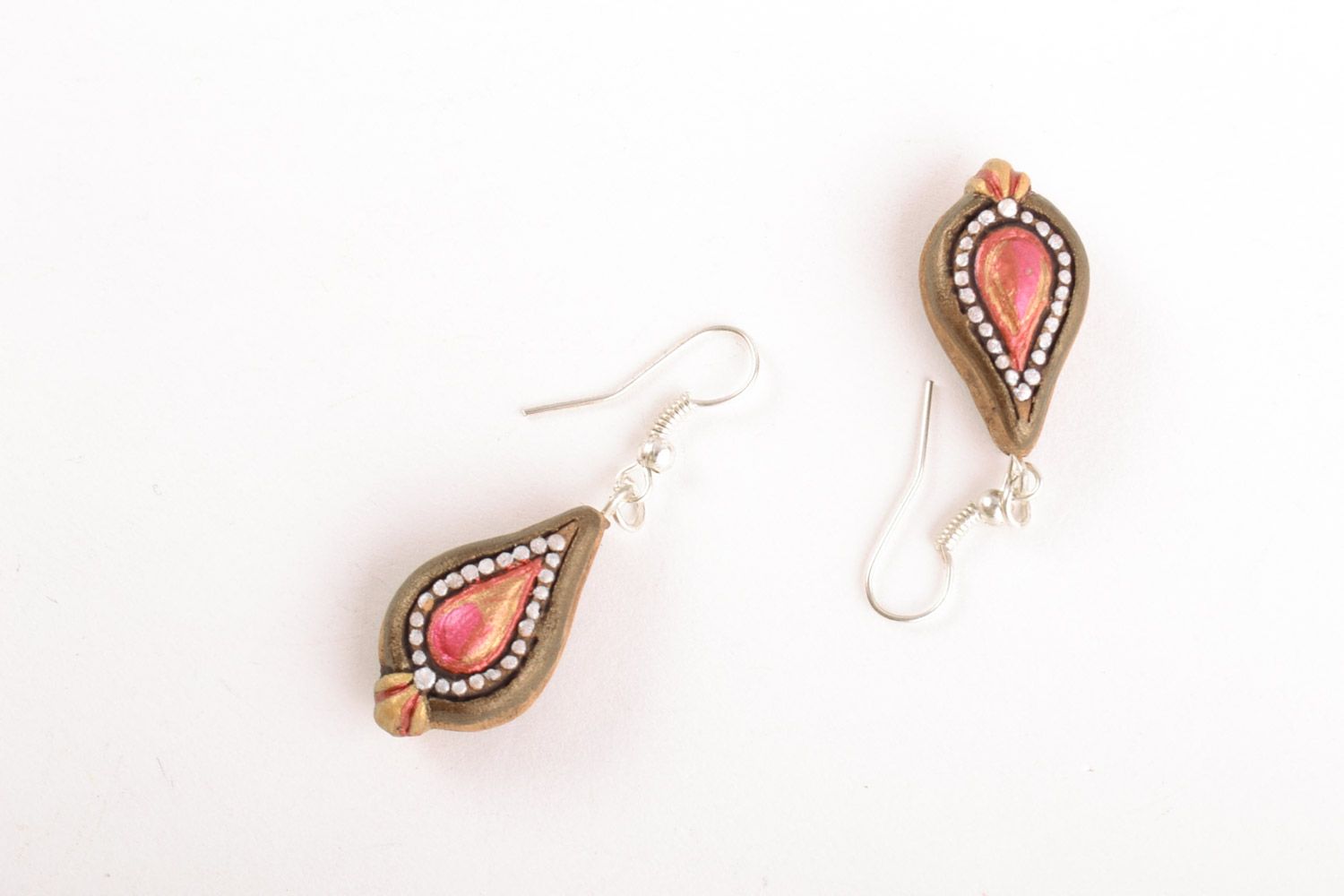 Handmade small festive drop-shaped ceramic earrings painted with ornaments photo 5
