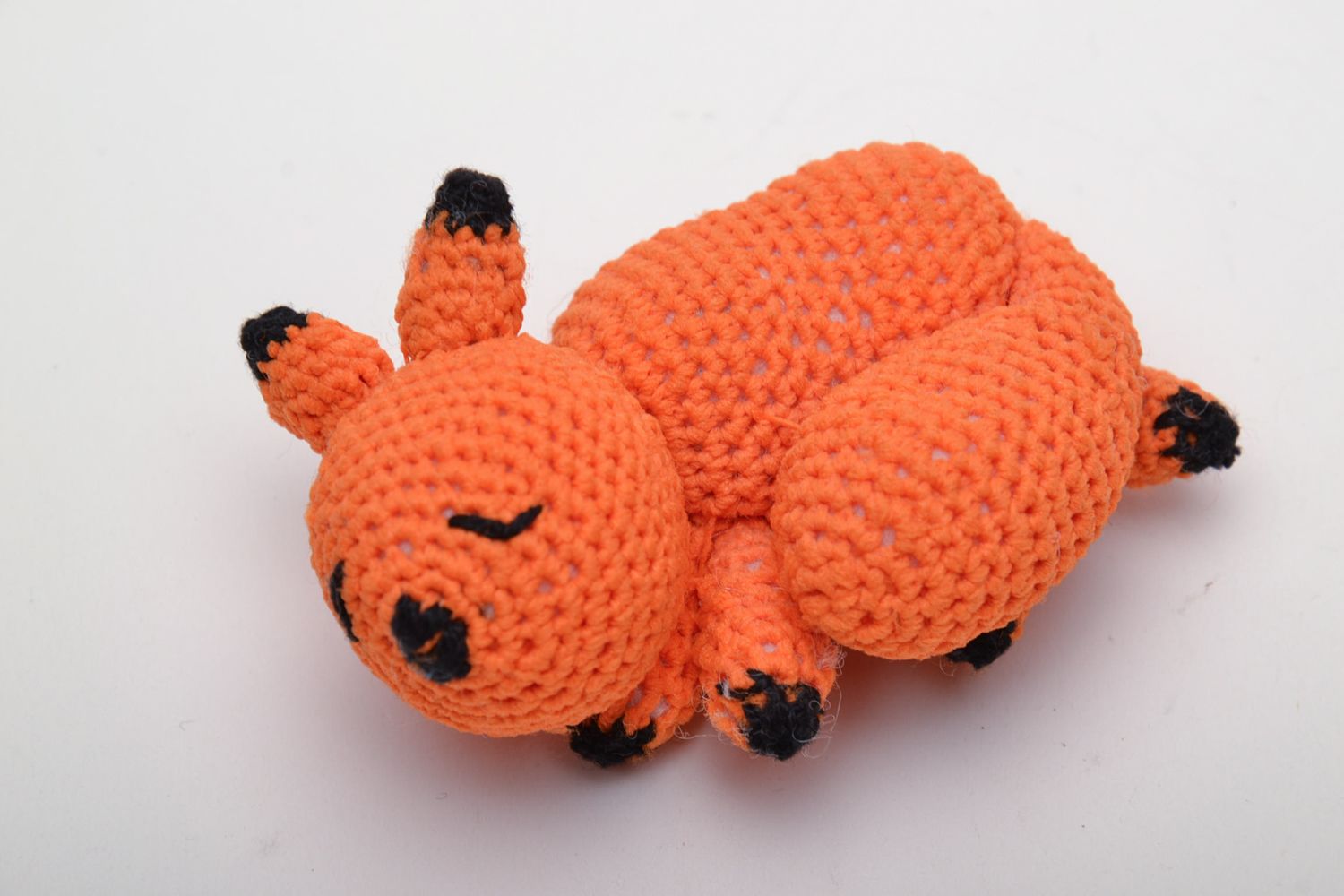 Petit jouet décoratif tricoté mou fait main en forme de renard roux mignon photo 2