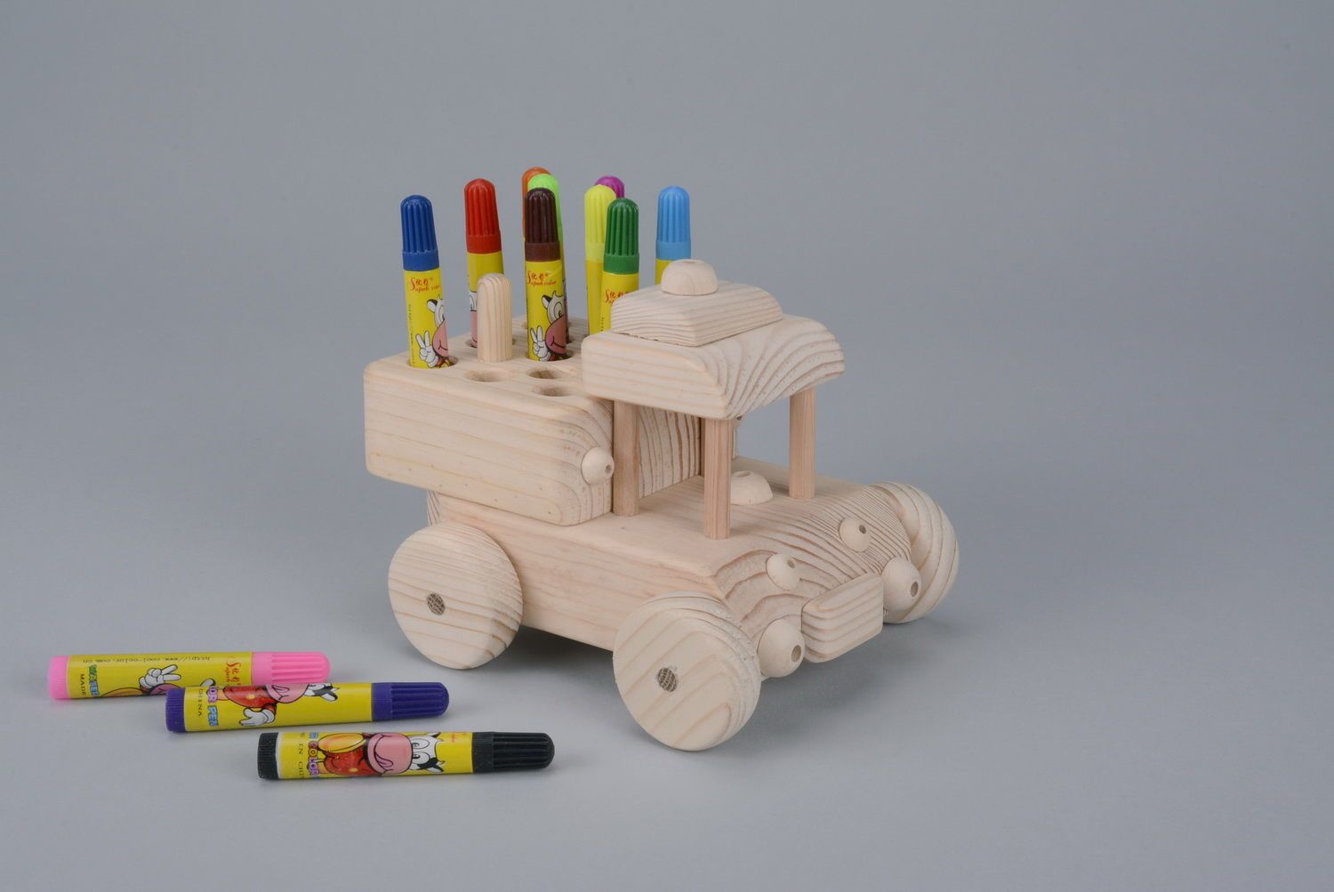 Porte-crayon voiture en bois fait main photo 1