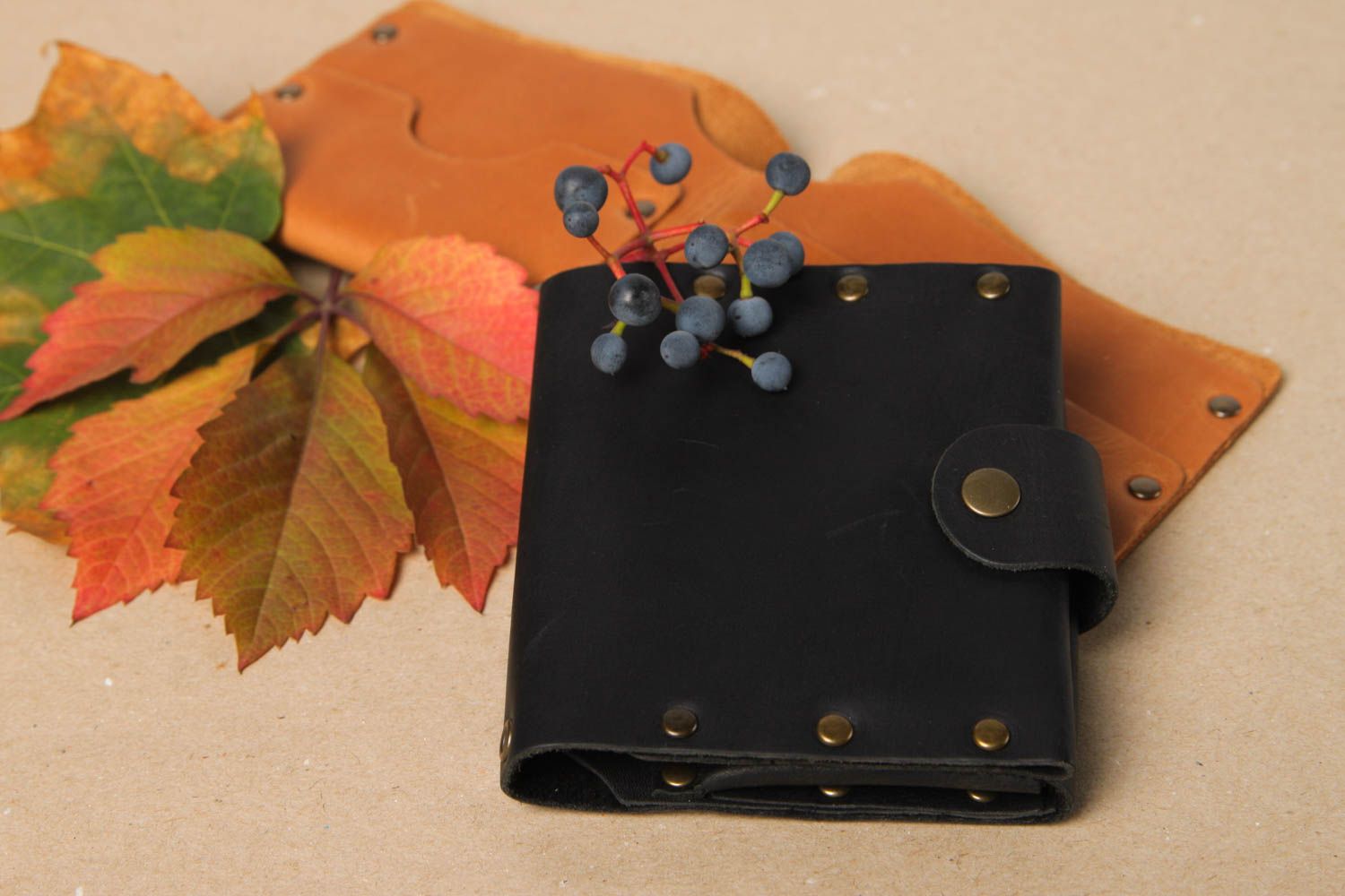 Кожаный кошелек ручной работы кожаный аксессуар черный женский кошелек стильный фото 1
