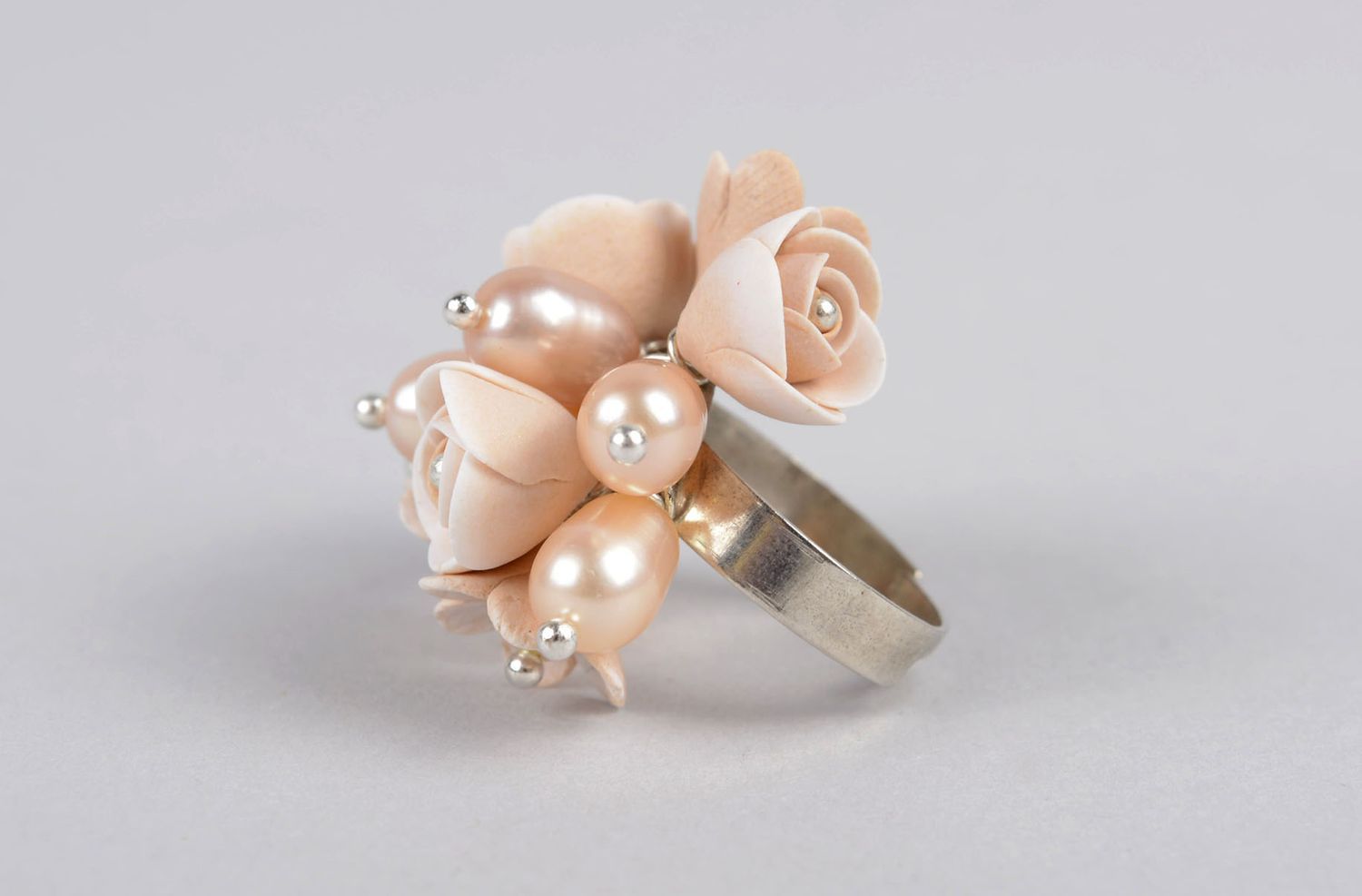 Handmade Blumen Ring beige Rosen Polymer Schmuck Accessoire für Frauen  foto 4