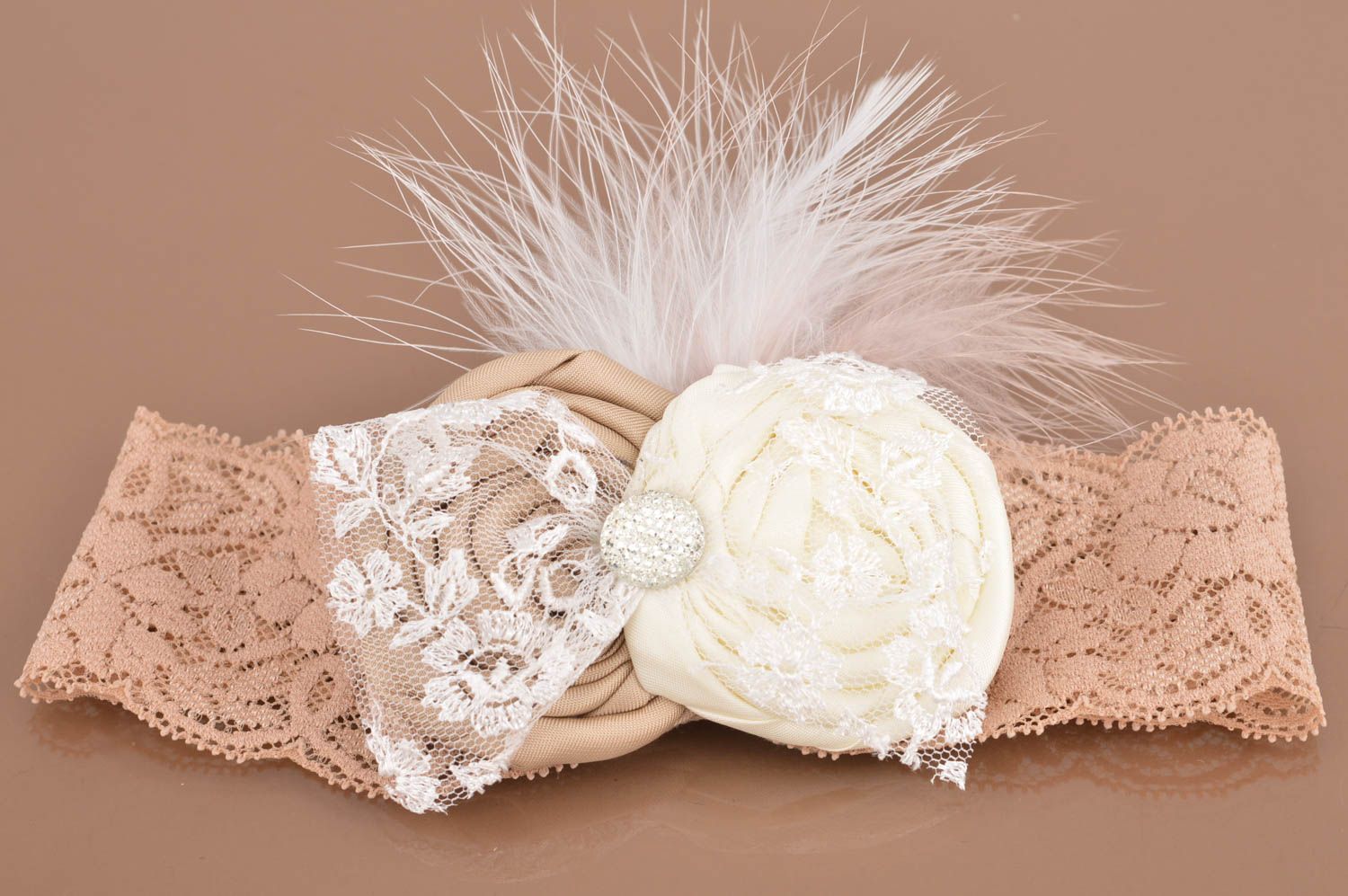 Braunes Ajour Haarband mit Blume handmade origineller Schmuck für Frauen foto 2