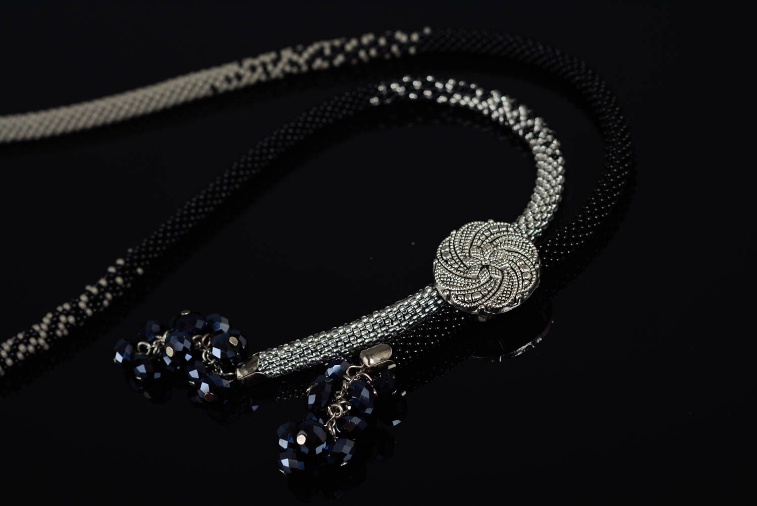 Lange grau schwarze Rocailles Perlen Kette handmade mit Kristallperlen  foto 3