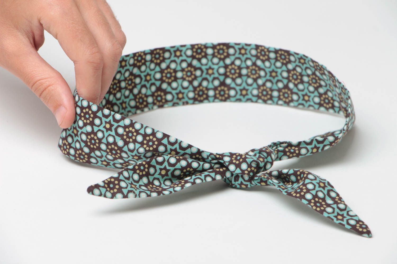 Гибкая повязка на голову из ткани с бантиком цветная красивая модная хэнд мейд фото 5