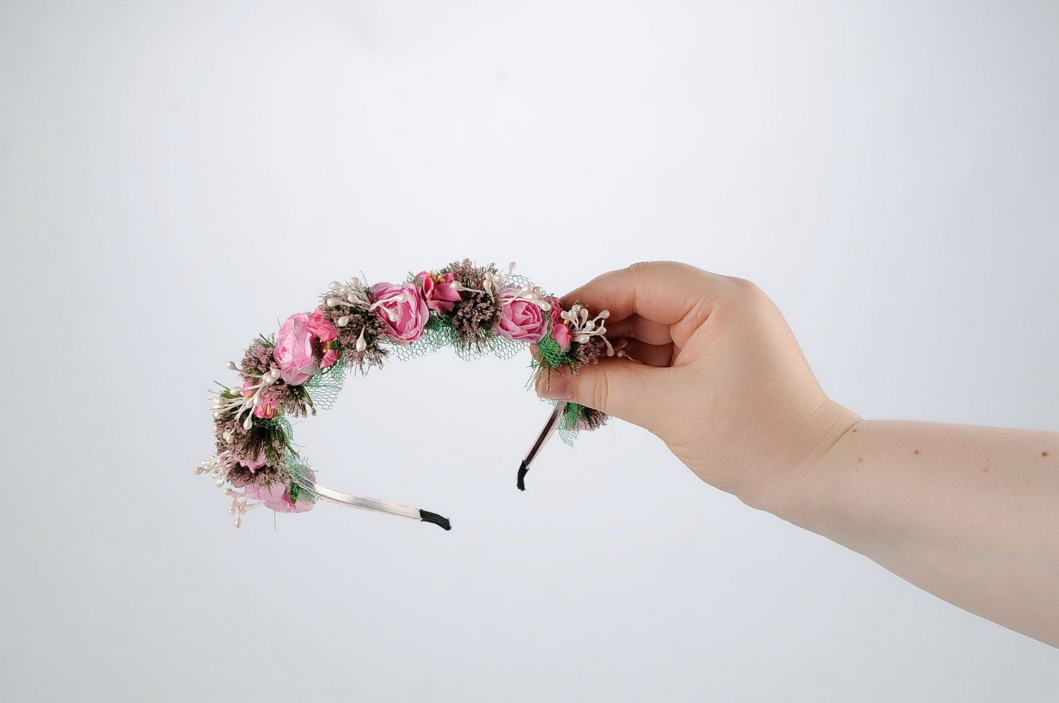Grinalda para cabelo com flores artificiais foto 5