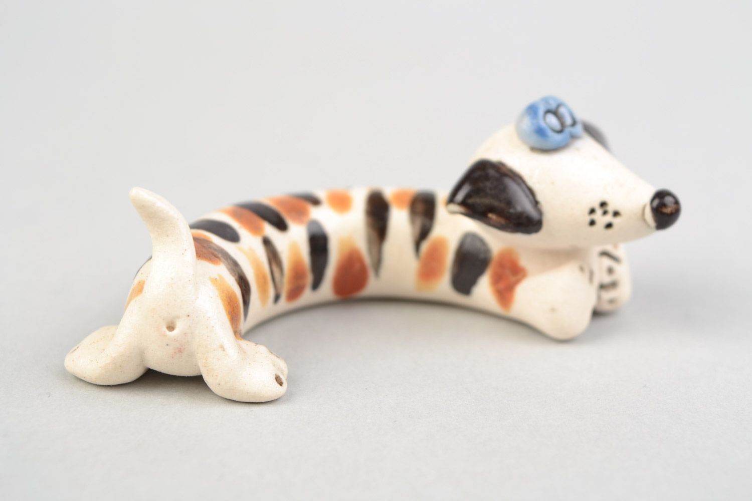 Figura de cerámica en miniatura hecha a mano para decoración perro salchicha foto 5