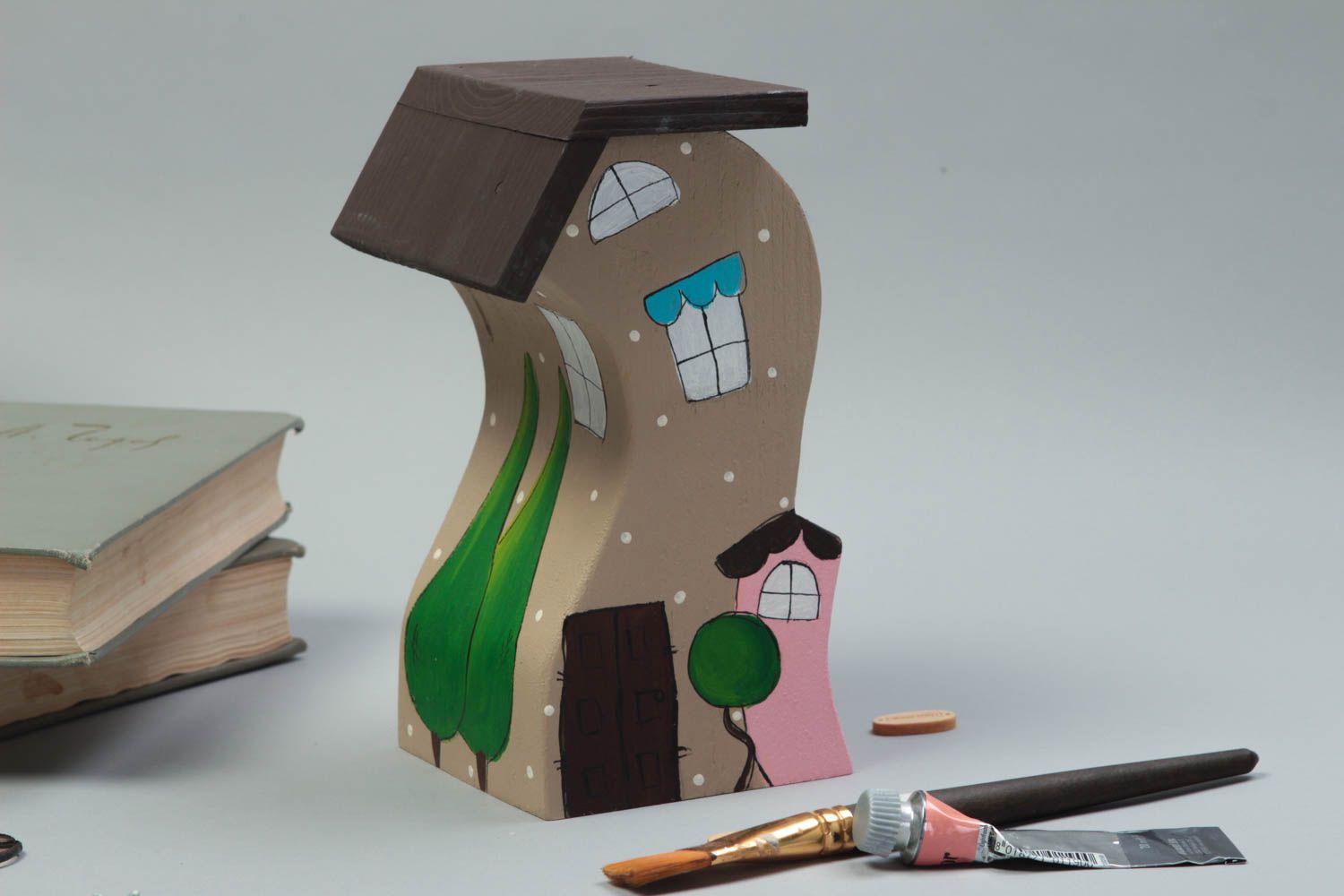 Figura artesanal con forma de casa de madera regalo original decoración de hogar foto 1