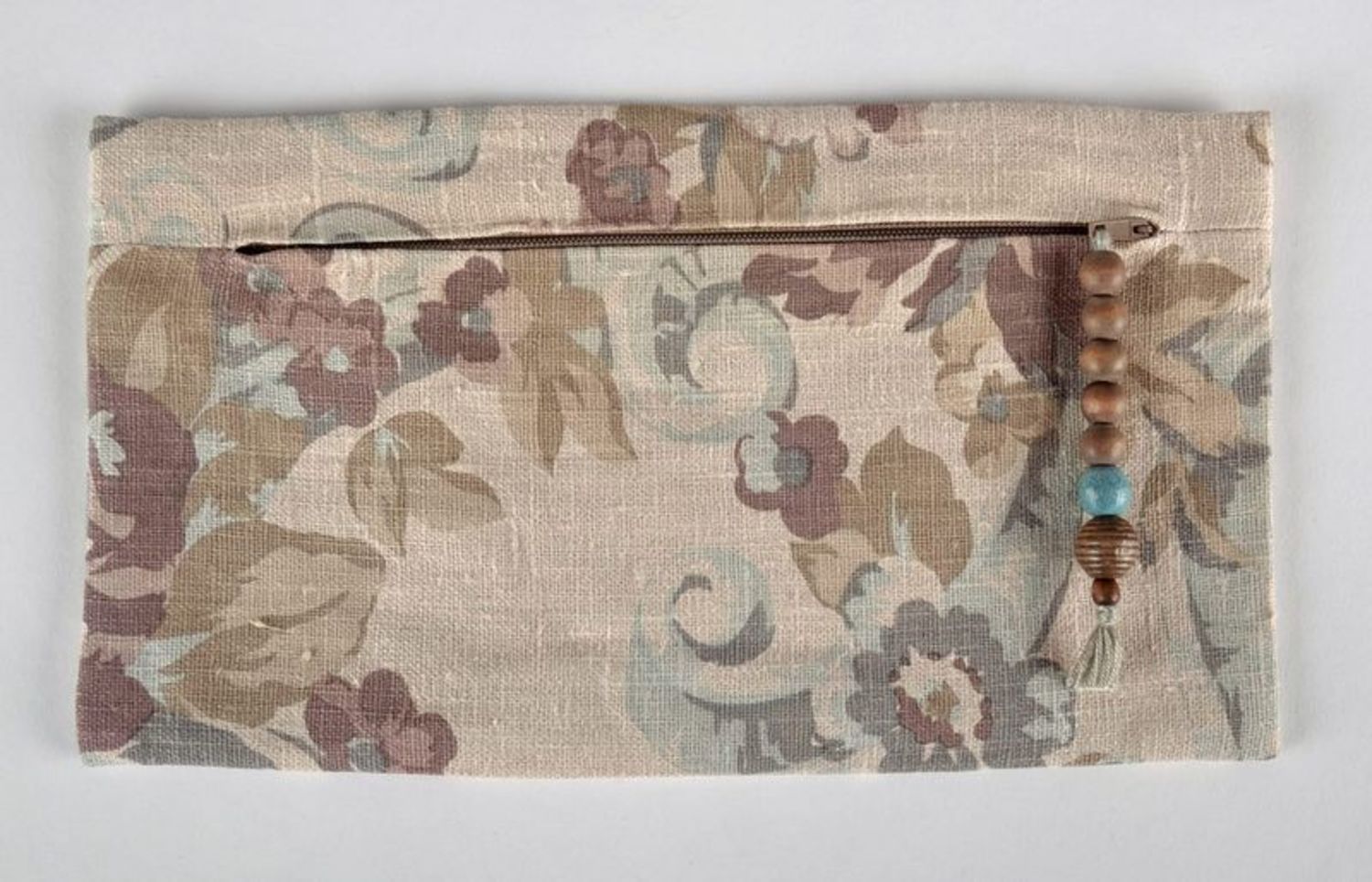 Beauty bag in soft pastel shades photo 3