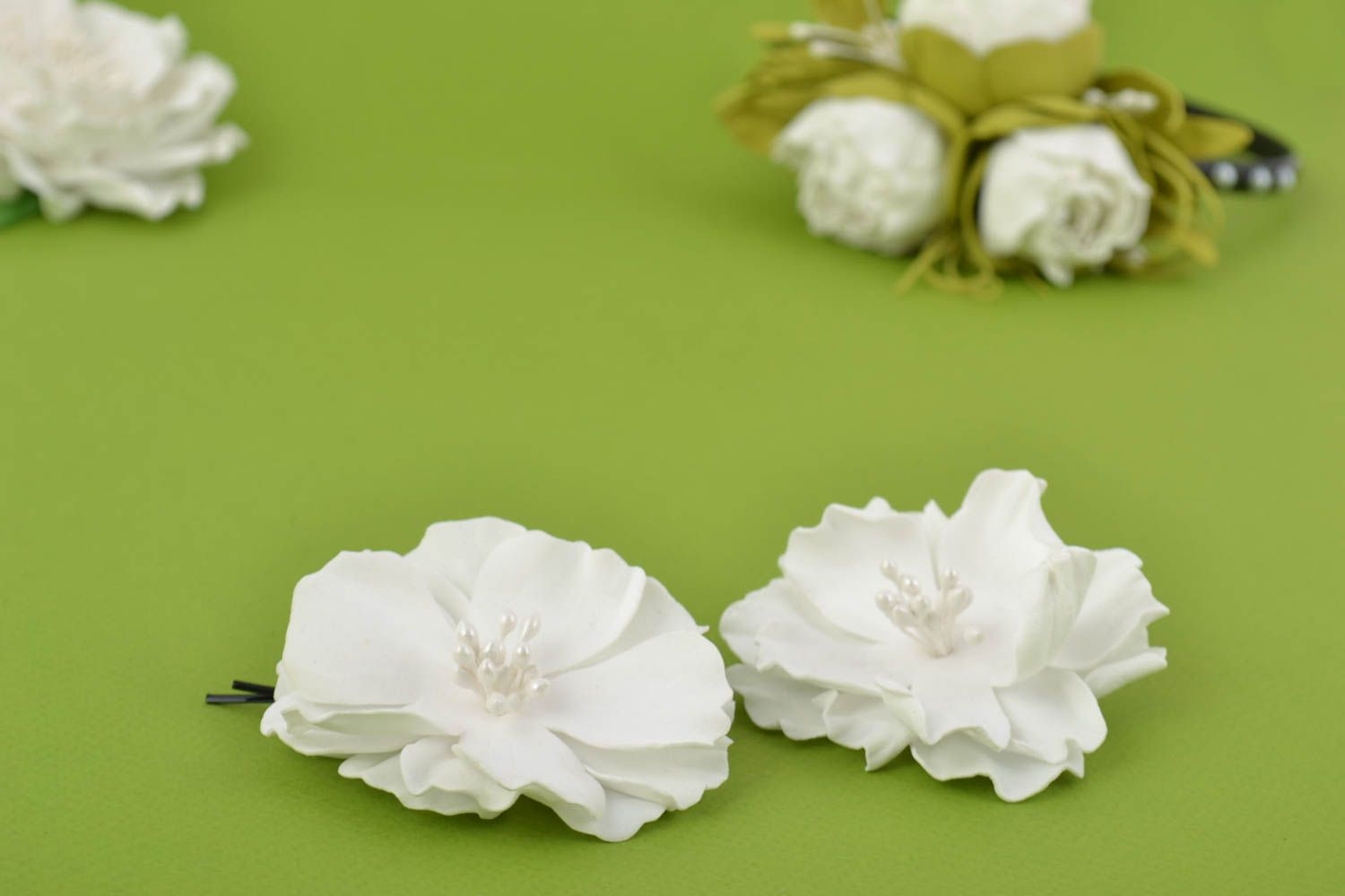 Set de barrettes à cheveux 2 pièces en foamiran faites main fleurs blanches photo 1