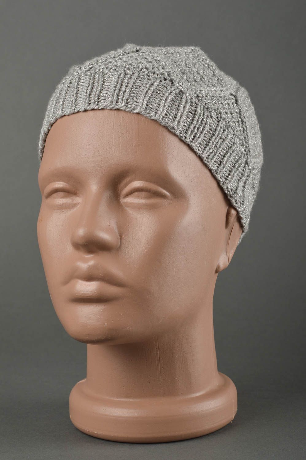 Bonnet au crochet fait main Chapeau tricot gris fils acryliques Vêtement enfant photo 1