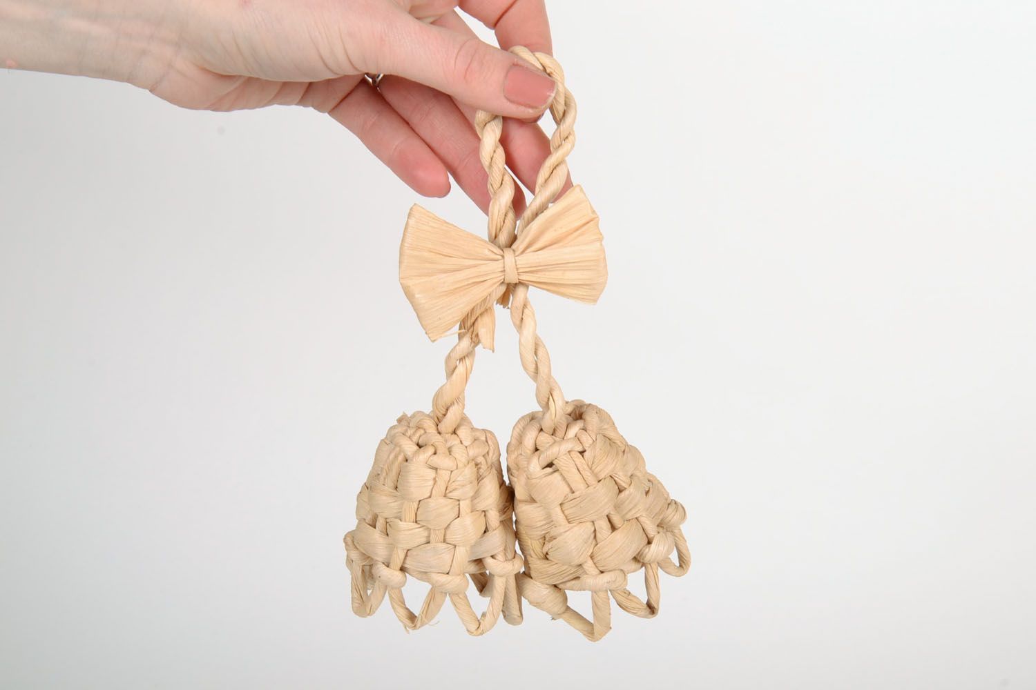 Suspension décorative faite main en forme de cloches en feuilles de maïs photo 5