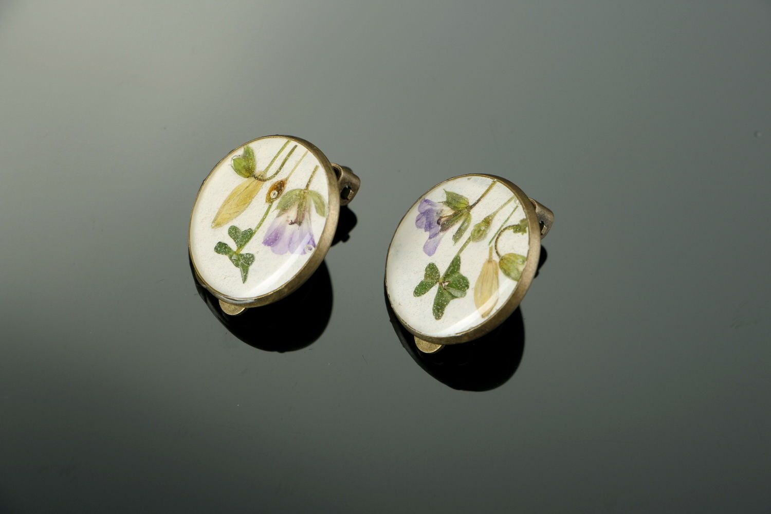Earrings made ​​of flowers, covered with epoxy resin photo 3