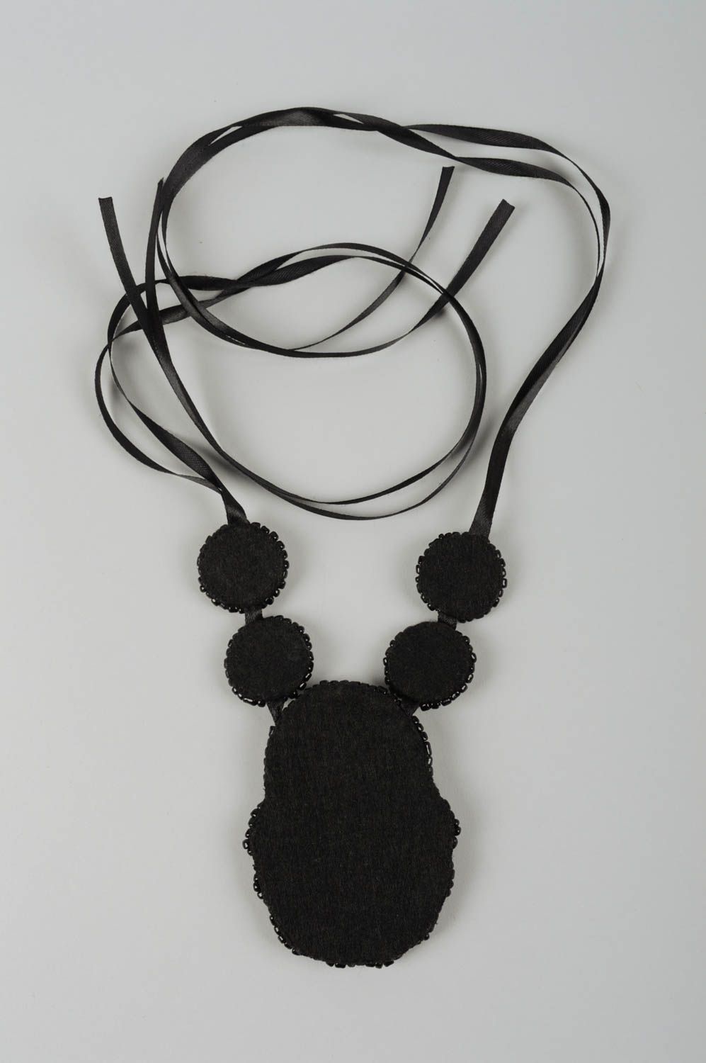 Collier en perles de rocaille Bijou fait main noir-blanc Cadeau pour femme photo 5
