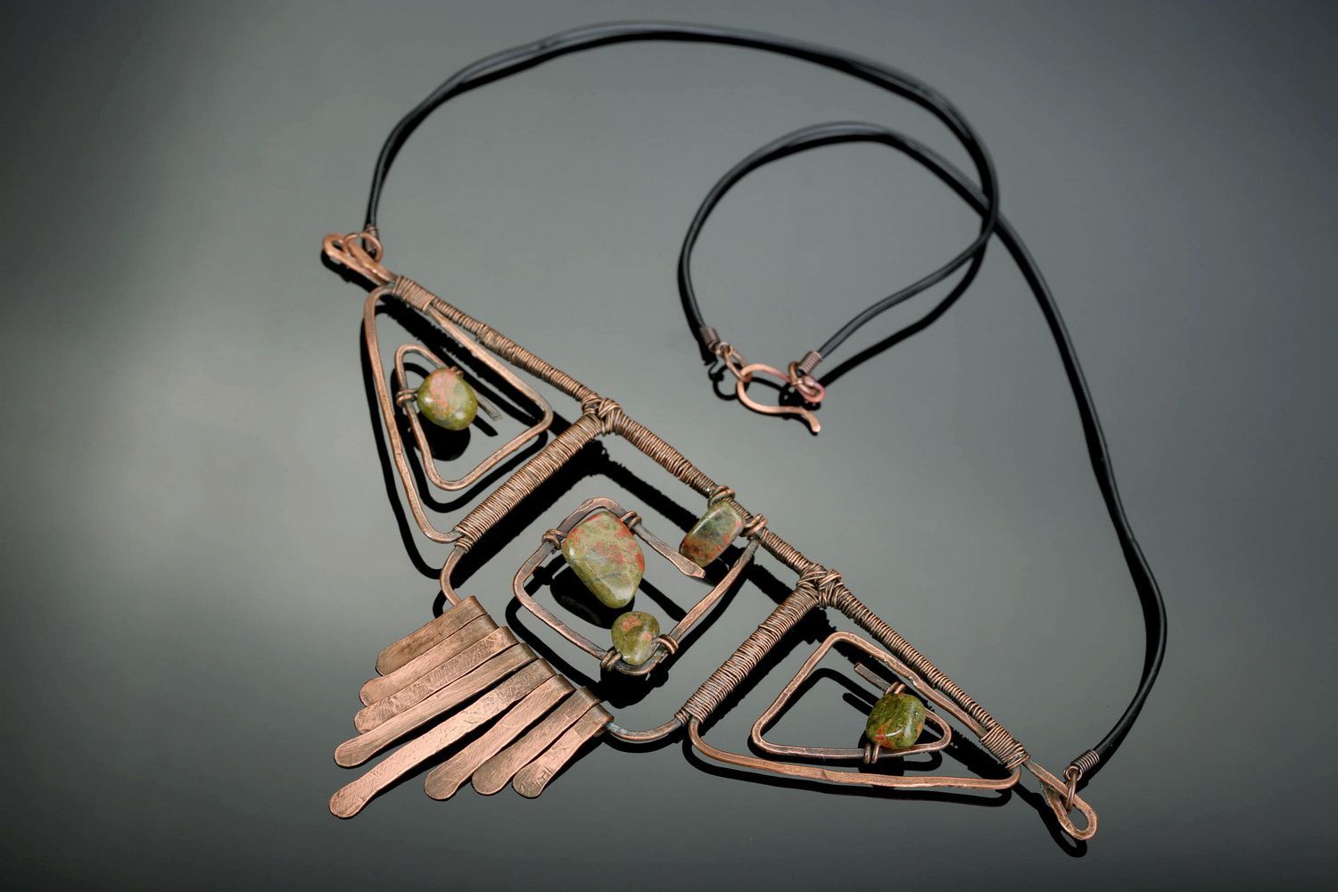 Necklace with unakit stone Scythia photo 2