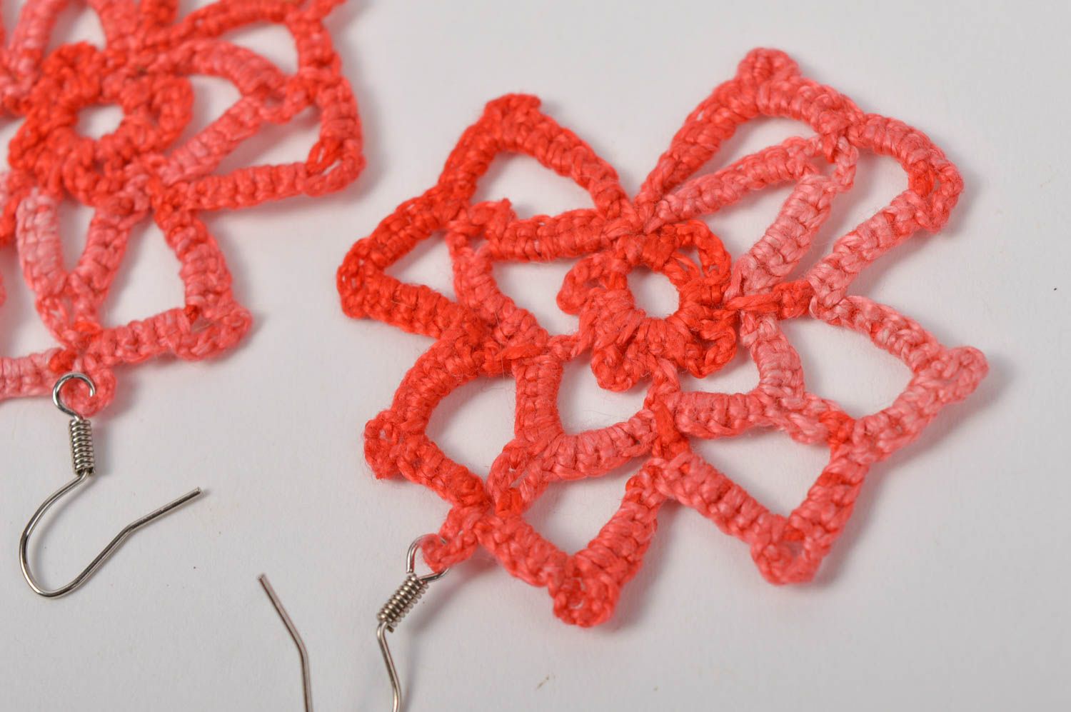 Pendientes a crochet largos hechos a mano bisutería tejida  accesorio de moda foto 4