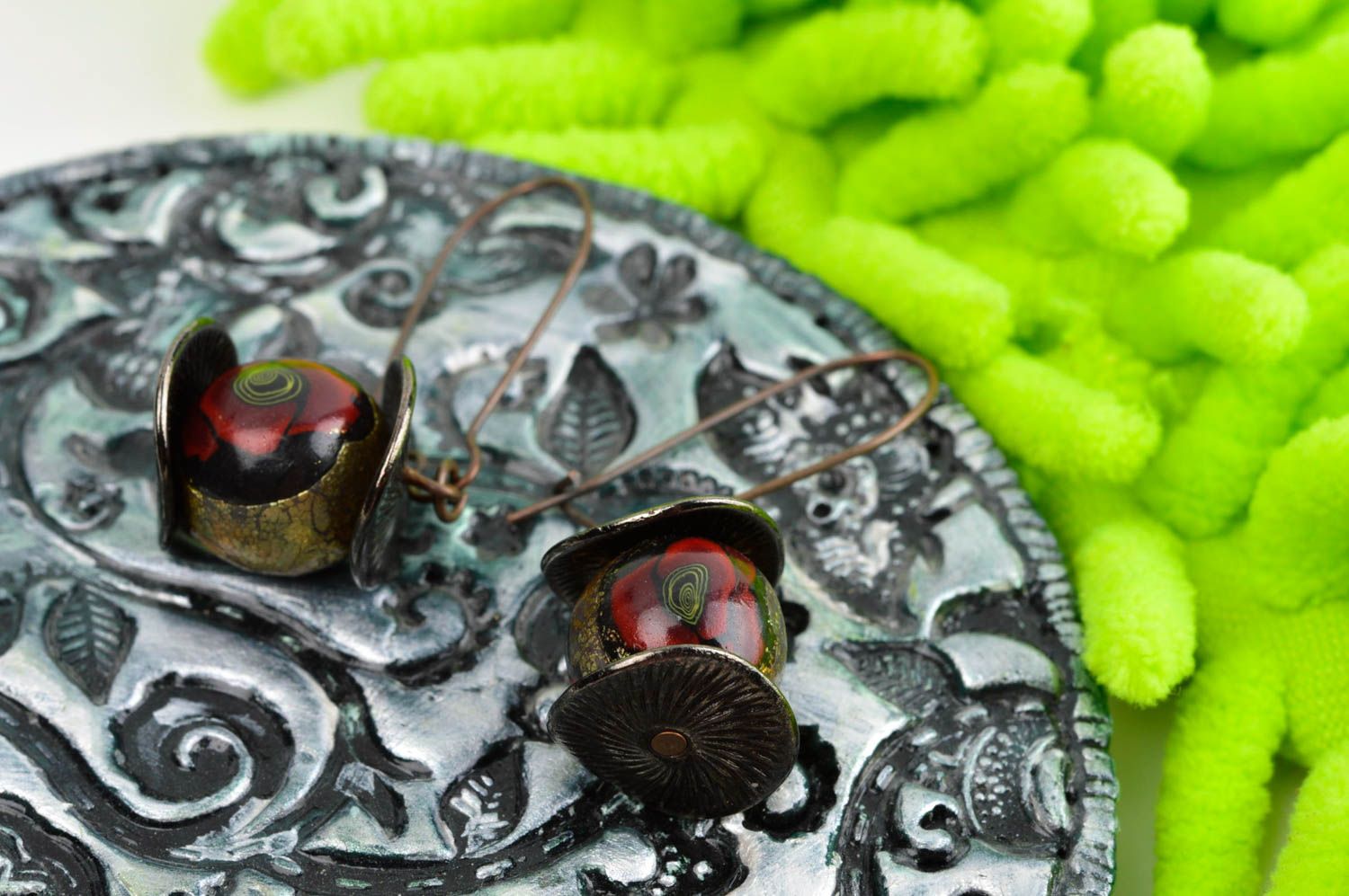 Модные серьги украшение ручной работы серьги из полимерной глины шарики красивые фото 1