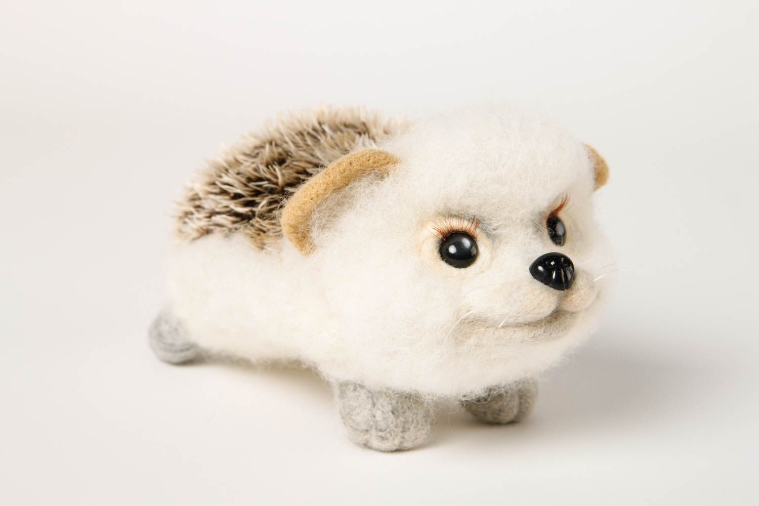 Handmade kleines Spielzeug Geschenk Idee Kuscheltier Igel Filz Tier aus Wolle foto 3