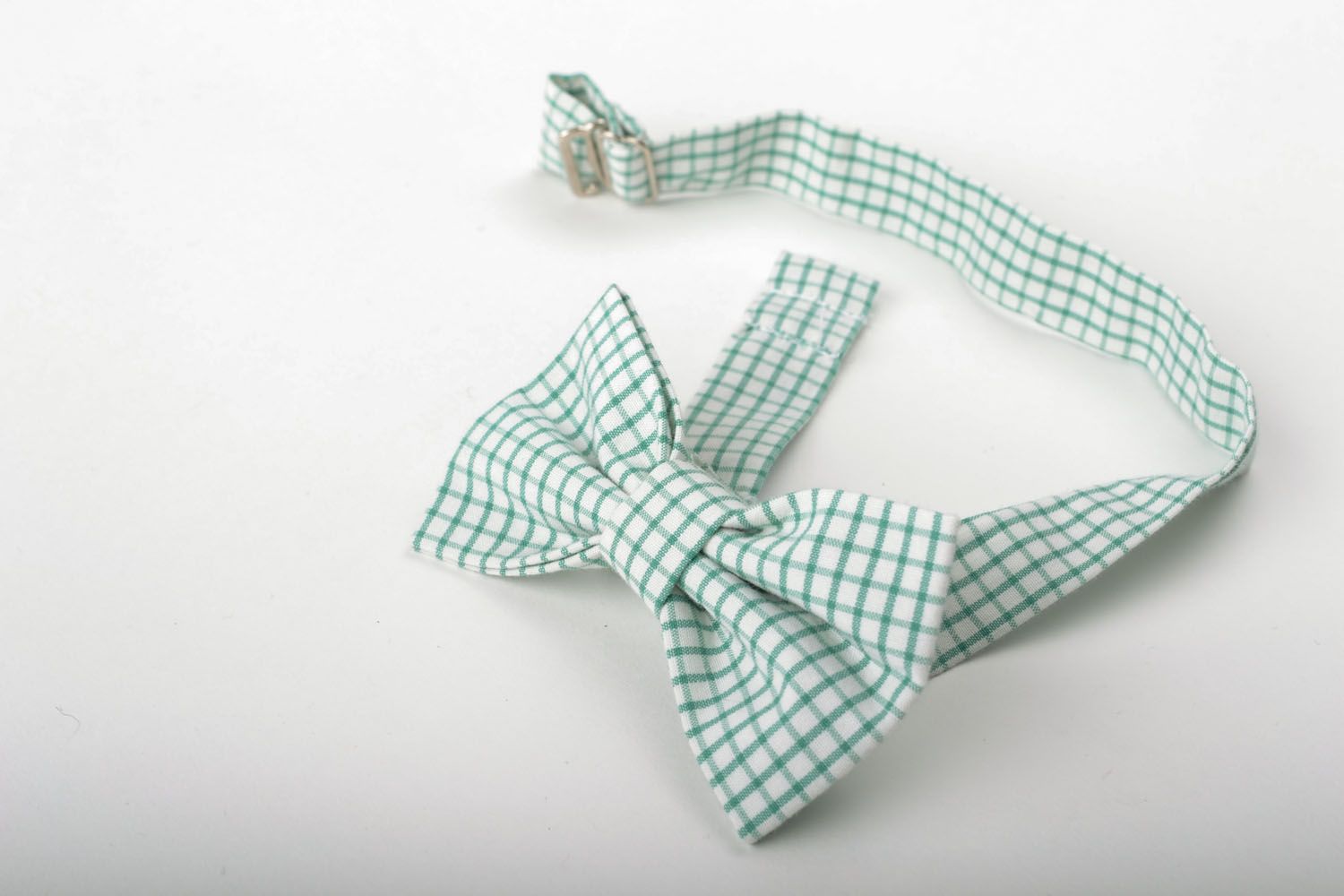Green checkered bow tie photo 2