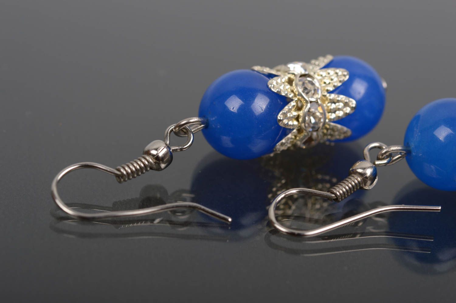 Boucles d'oreilles pendantes Bijou fait main bleues en topaz Cadeau femme photo 4