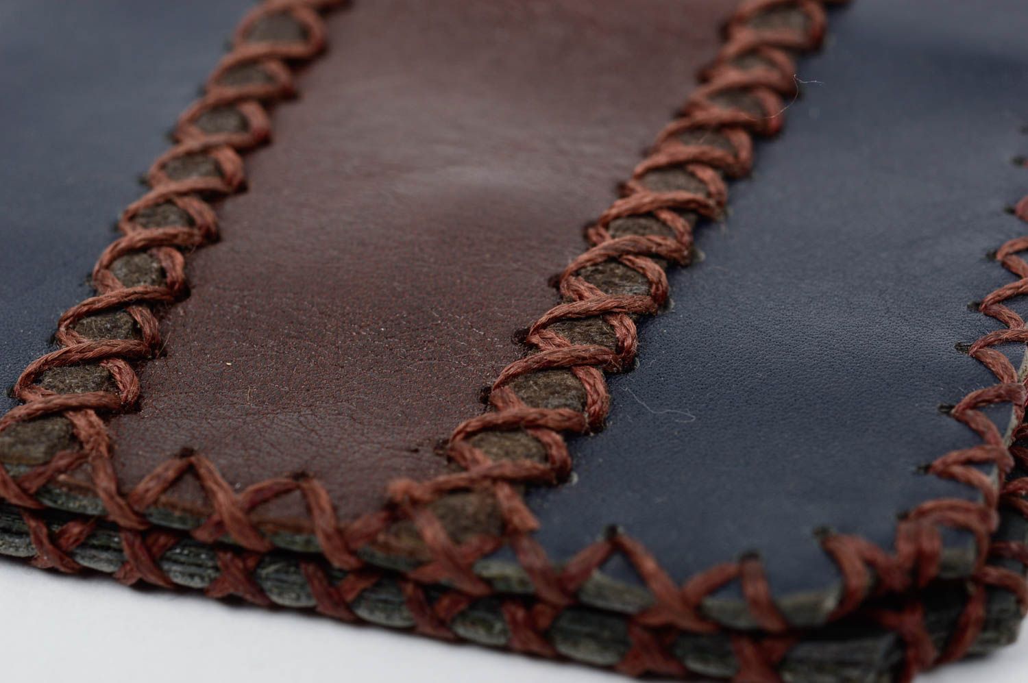 Portefeuille en cuir Maroquinerie fait main Cadeau original bleu bordé de fils photo 2