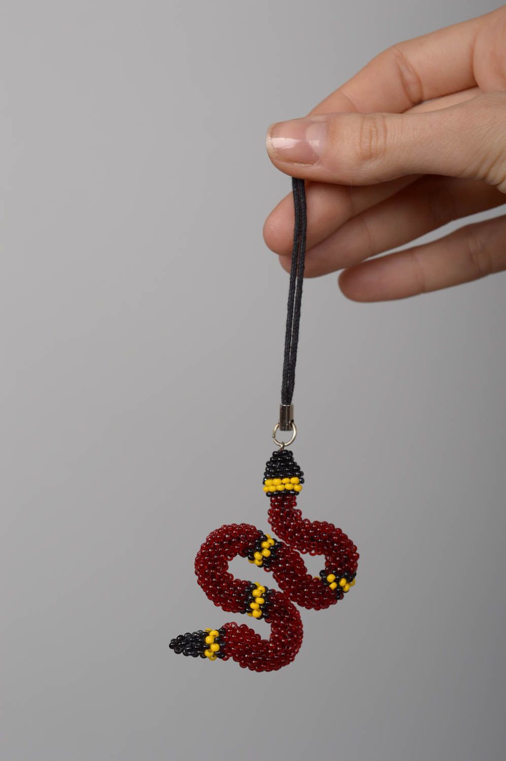 Handmade Schlüsselanhänger Schlange rot Frauen Accessoire Schlüssel Schmuck  foto 5